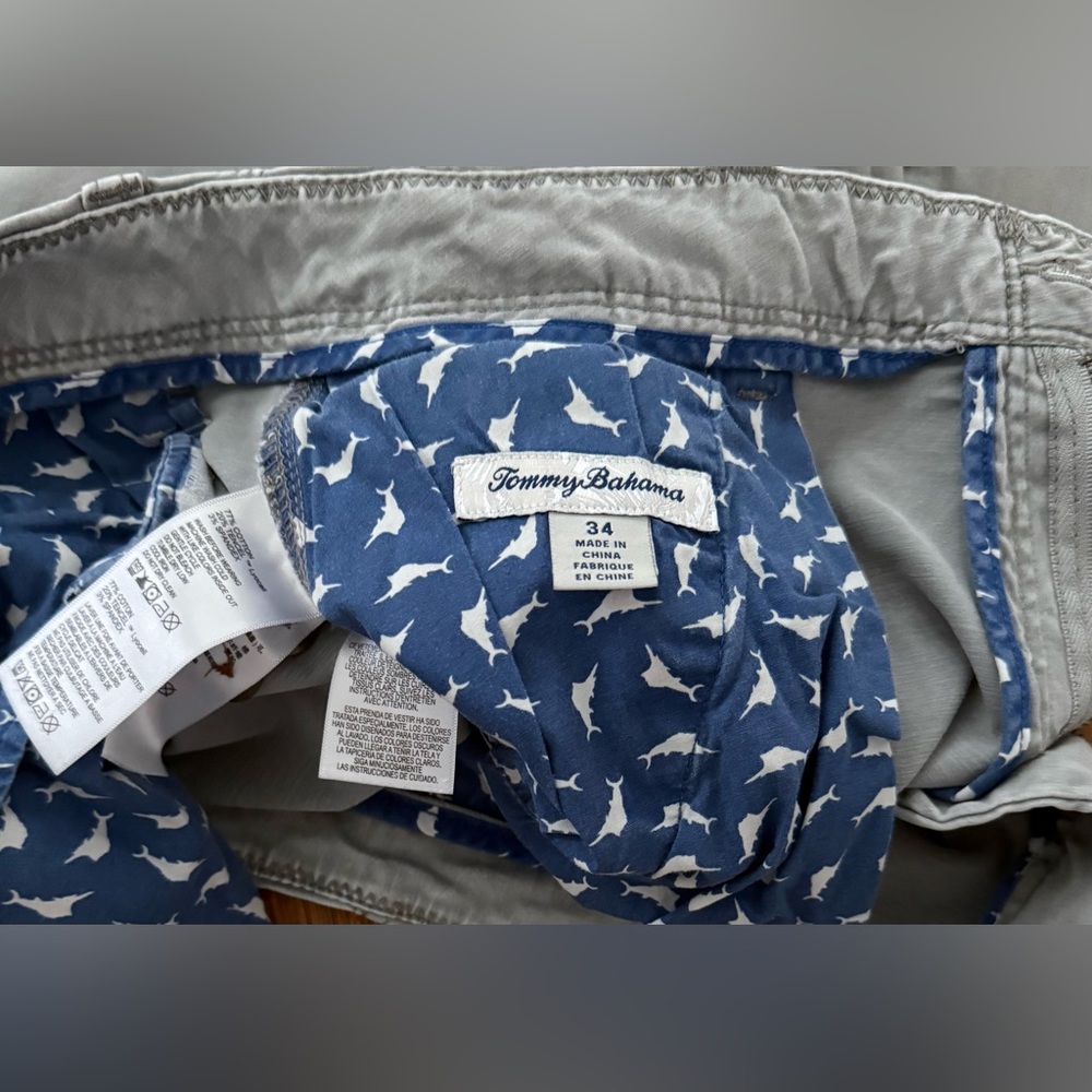 ๐๐Tommy Bahama Shorts - Picture 4 of 4